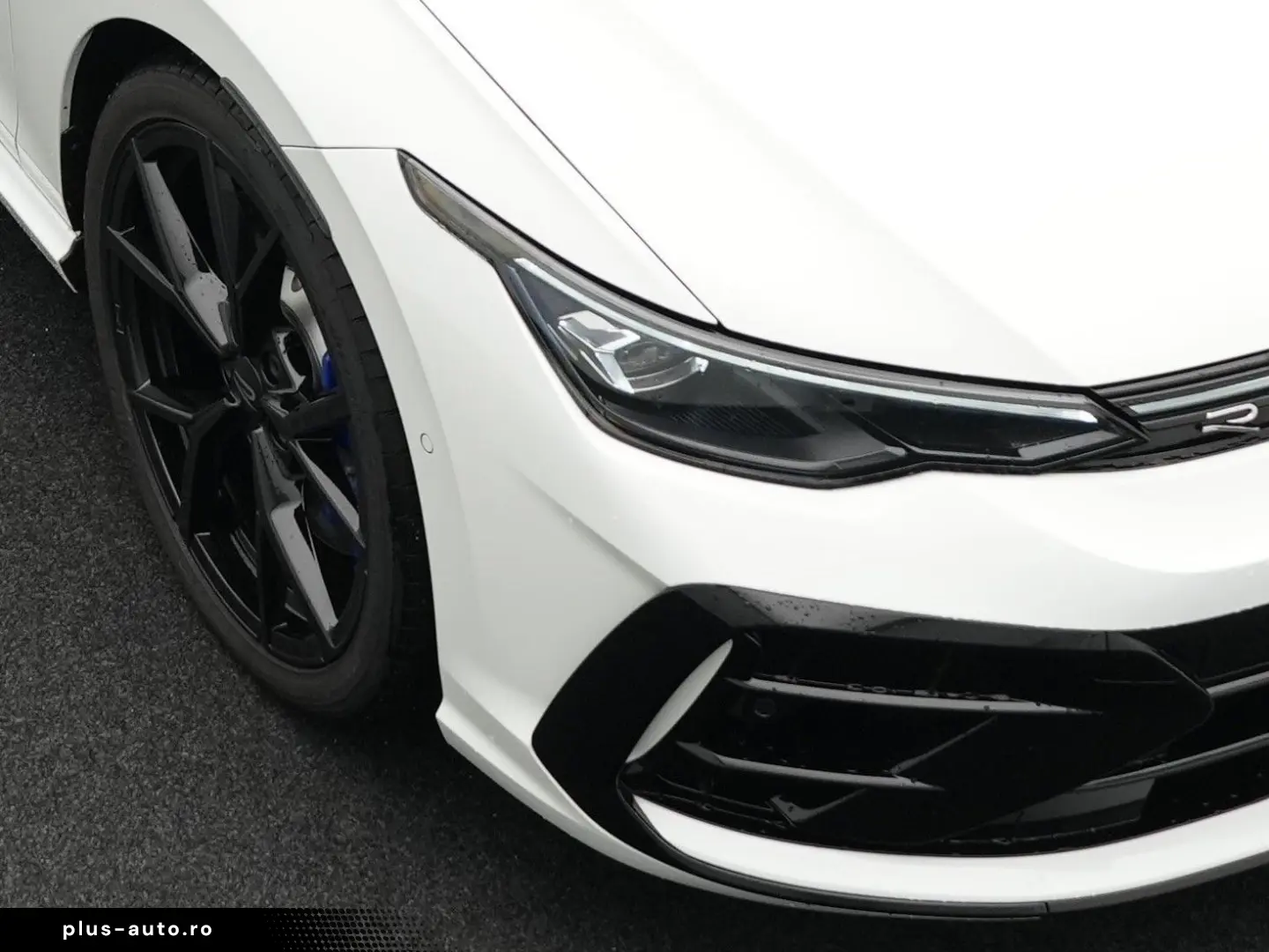 VW Golf VIII R 2.0 TSI 4Motion  IQ.LIGHT ACC 8-fach