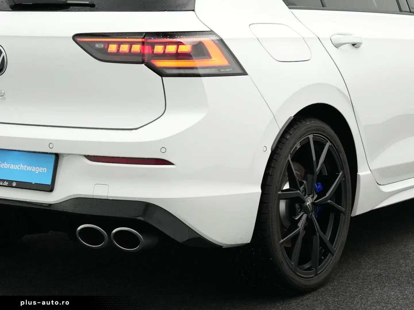 VW Golf VIII R 2.0 TSI 4Motion  IQ.LIGHT ACC 8-fach