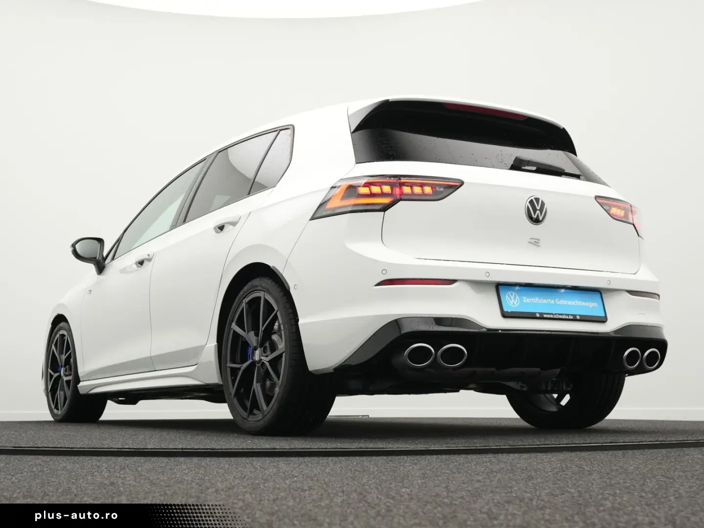 VW Golf VIII R 2.0 TSI 4Motion  IQ.LIGHT ACC 8-fach