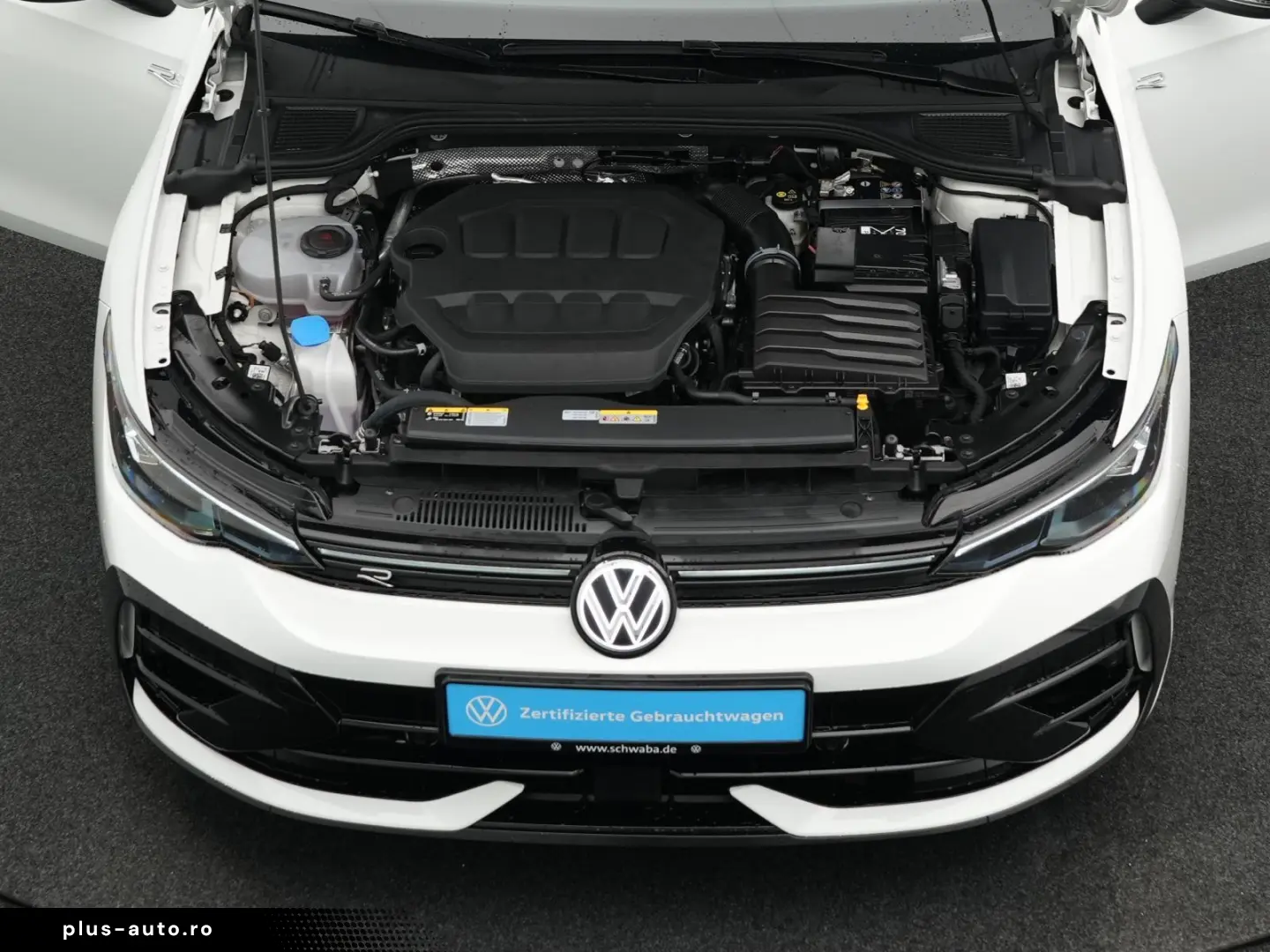 VW Golf VIII R 2.0 TSI 4Motion  IQ.LIGHT ACC 8-fach