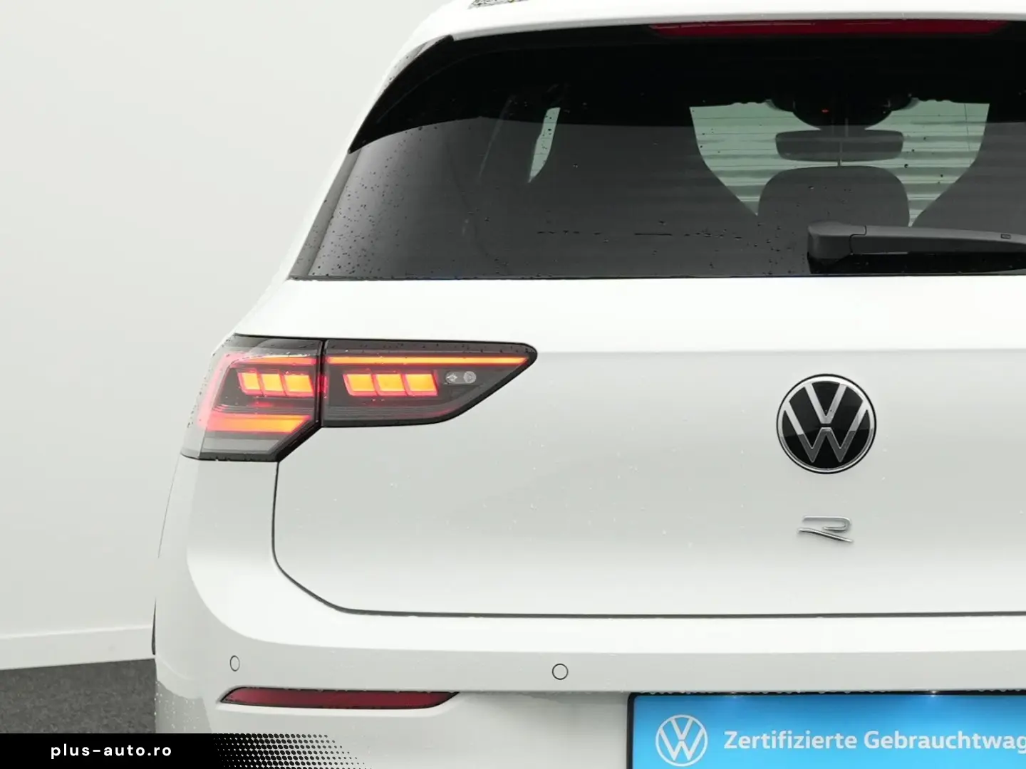 VW Golf VIII R 2.0 TSI 4Motion  IQ.LIGHT ACC 8-fach