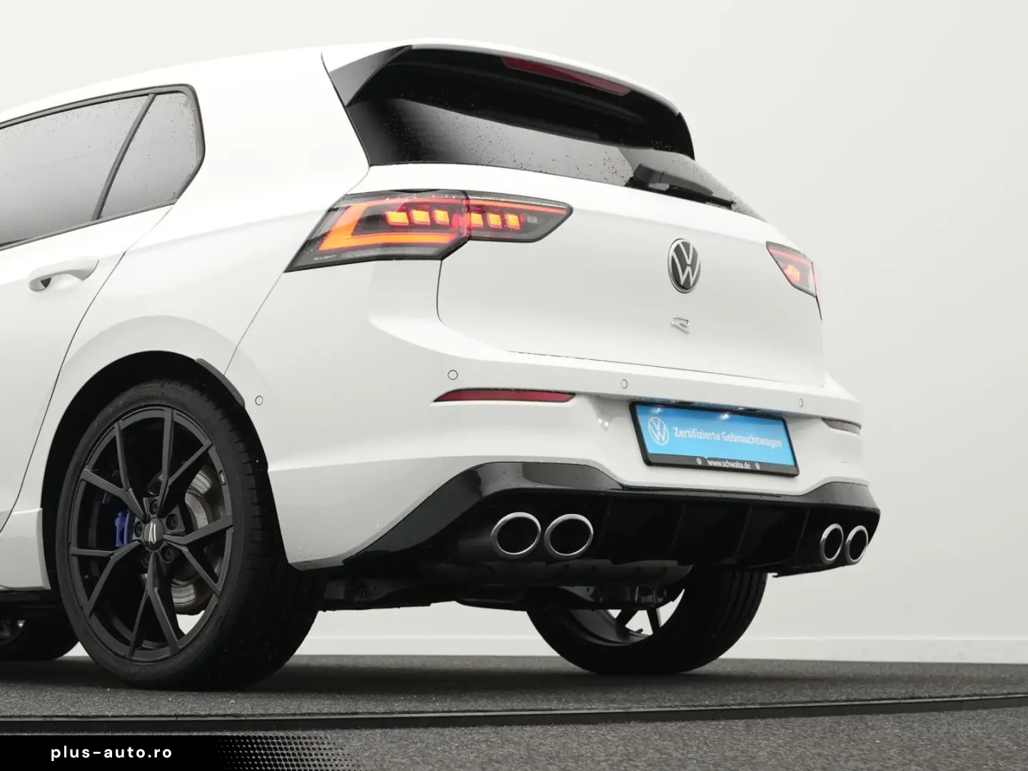 VW Golf VIII R 2.0 TSI 4Motion  IQ.LIGHT ACC 8-fach