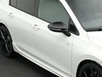 VW Golf VIII R 2.0 TSI 4Motion  IQ.LIGHT ACC 8-fach