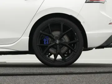 VW Golf VIII R 2.0 TSI 4Motion  IQ.LIGHT ACC 8-fach