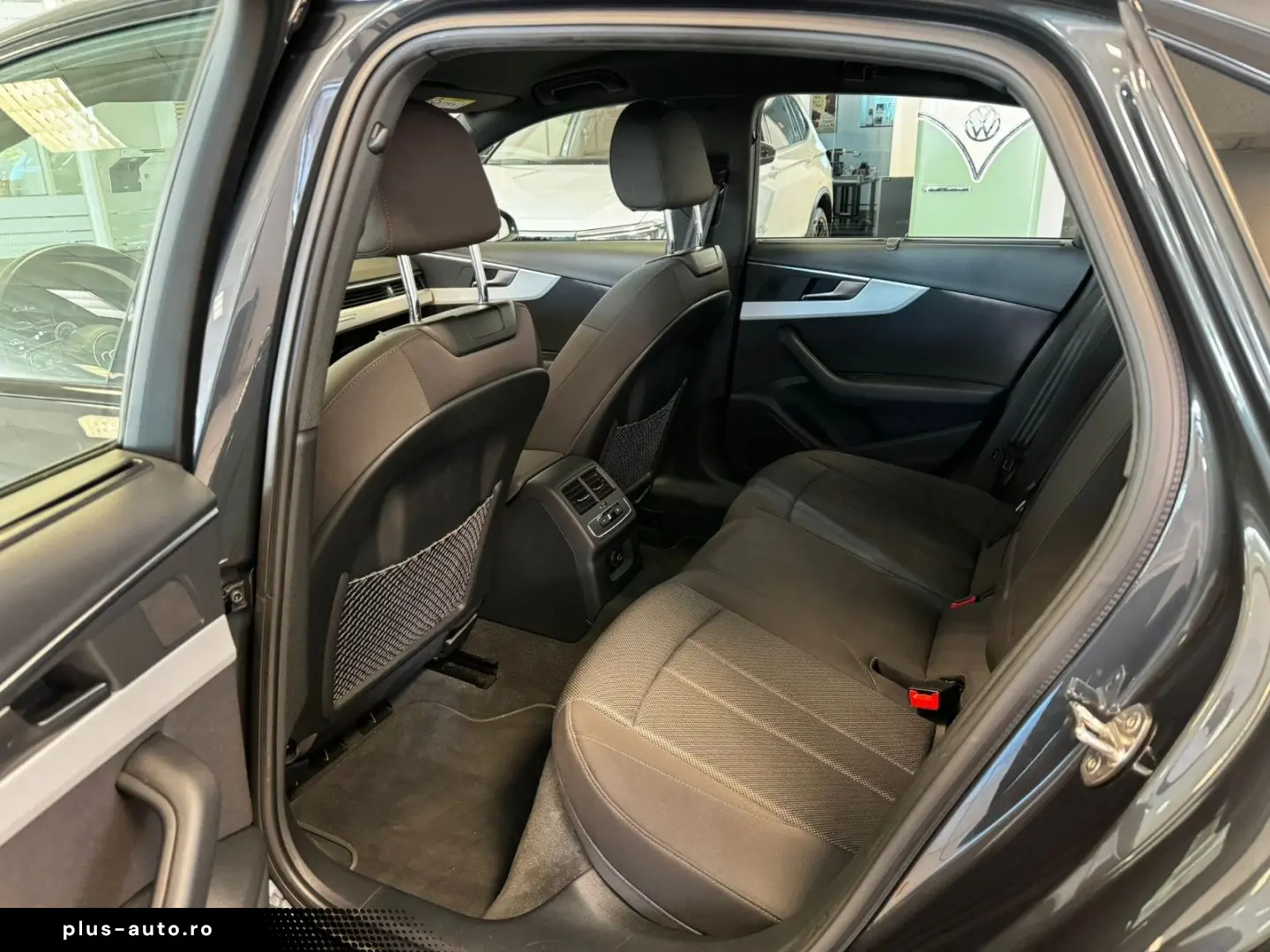 AUDI A4 Lim. 40 TDI quattro LED Black Style