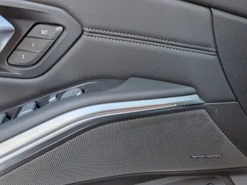 BMW M3 Competition M xDrive  Schiebedach ACC 360 Kam