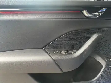 SKODA Octavia Lim. Sportline 4x4 LED StHz HuD ACC ViCO