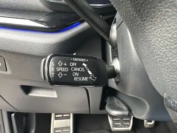 SKODA Octavia Lim. Sportline 4x4 LED StHz HuD ACC ViCO