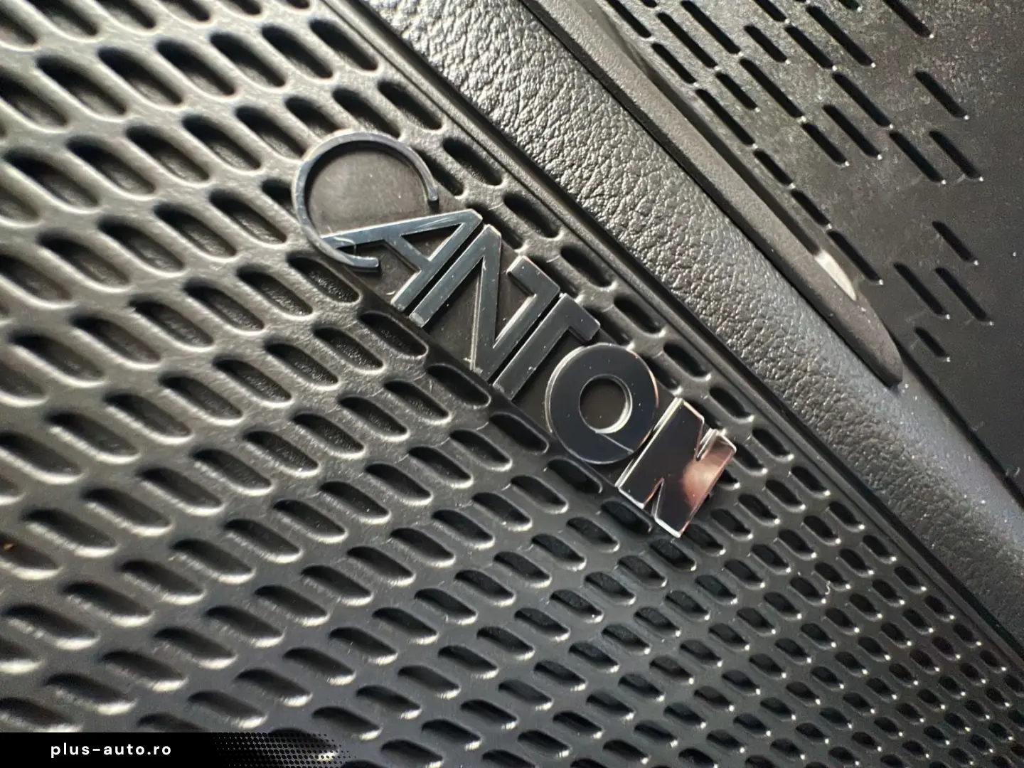 SKODA Octavia Lim. Sportline 4x4 LED StHz HuD ACC ViCO