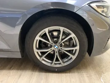BMW 320 d xDrive Aut.Sport Line Navi Live Cockp.HIFI