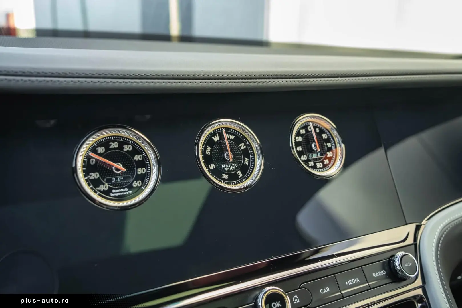 BENTLEY Flying Spur Mulliner   BESPOKE 2-Tone