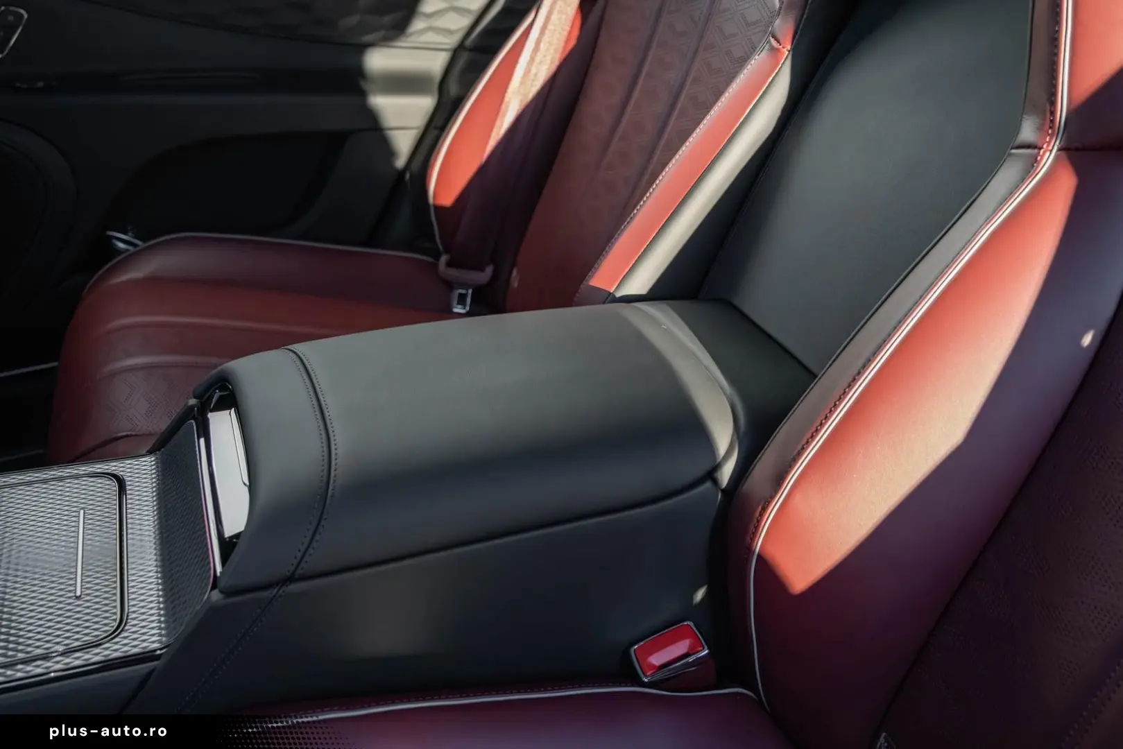 BENTLEY Flying Spur Mulliner   BESPOKE 2-Tone