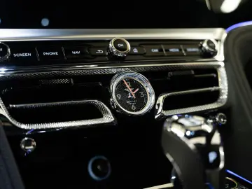 BENTLEY Flying Spur Azure V8