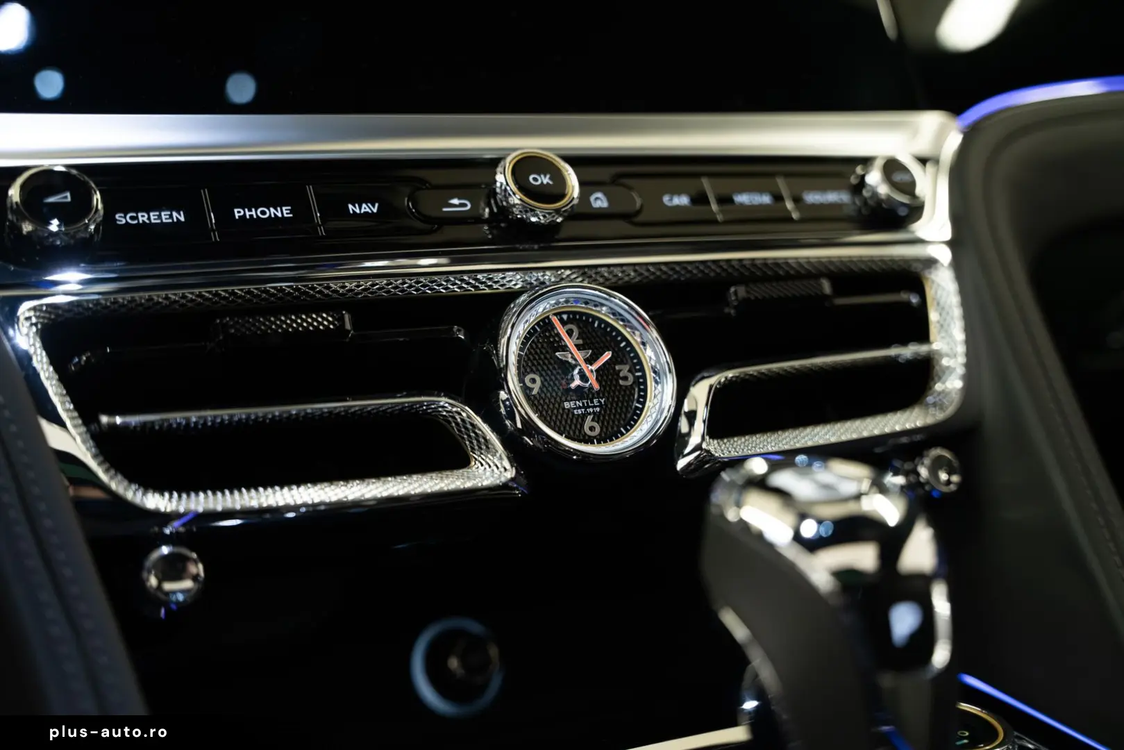 BENTLEY Flying Spur Azure V8