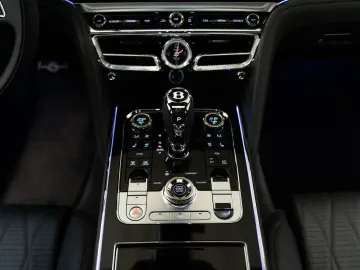 BENTLEY Flying Spur Azure V8