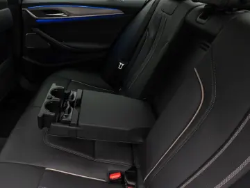 BMW 540d  xD M Sport Kamera HUD DAB H K Alarm 20