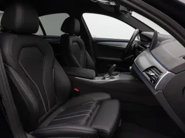 BMW 540d  xD M Sport Kamera HUD DAB H K Alarm 20