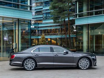 BENTLEY FLYING SPUR MULLINER MY25 V8 Plug-in Hybrid