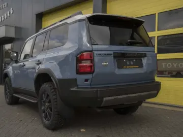 Toyota Land Cruiser 2.8 D-4D First Edition