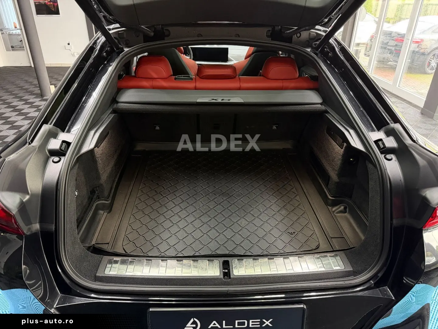 BMW X6 M Comp B&W SKYLOUNGE CARBON MASSAGE SOFT KEY