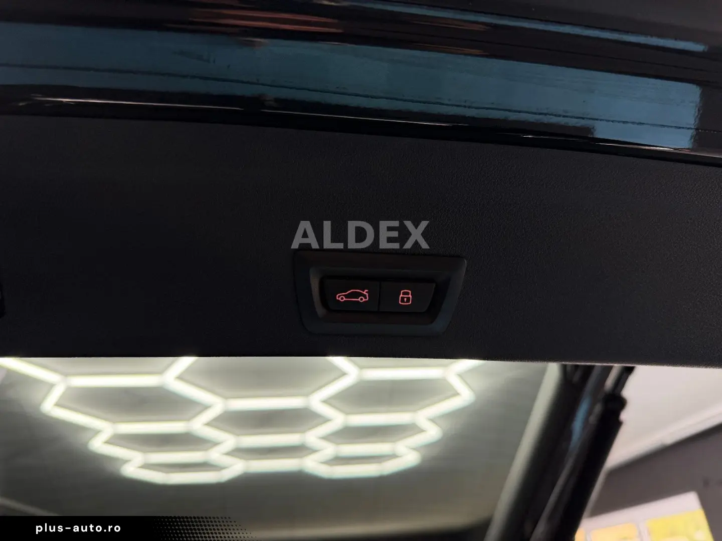 BMW X6 M Comp B&W SKYLOUNGE CARBON MASSAGE SOFT KEY