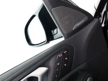 BMW X6 M Competition Sky Lounge Carbon Soft AHK TV