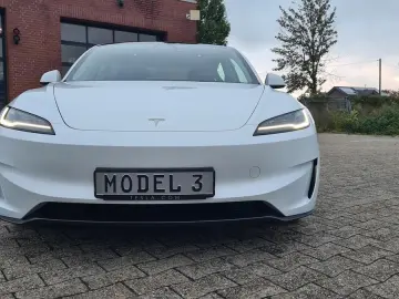 TESLA Model 3 Performance 2024 Highland White White