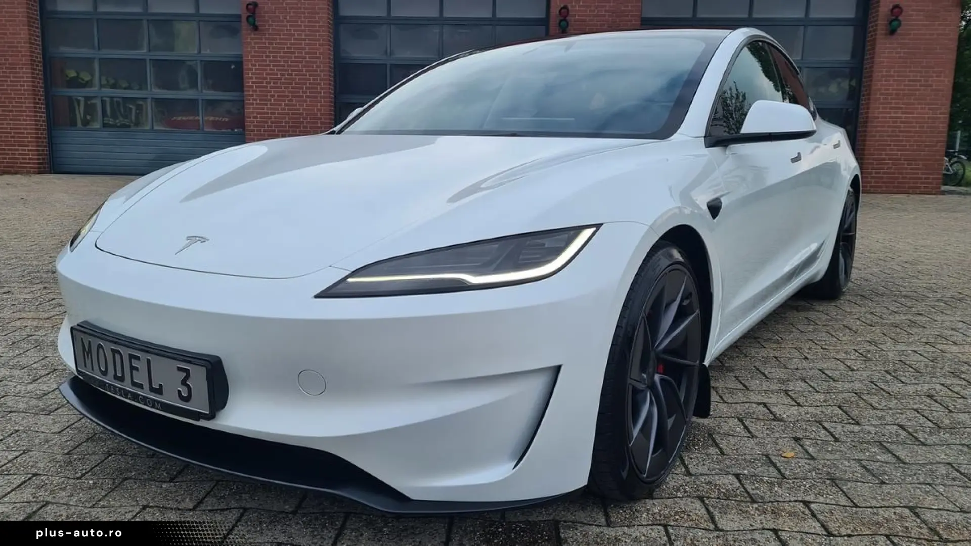 TESLA Model 3 Performance 2024 Highland White White