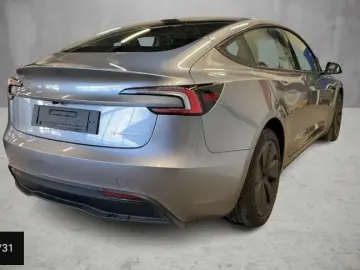 TESLA Model 3 LongRange Dual Facelift 82kWh Autopilot4