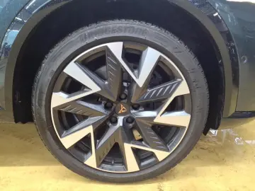 CUPRA Formentor VZ 2.0 TSI DSG 4Drive PANO AHK 5JGAR