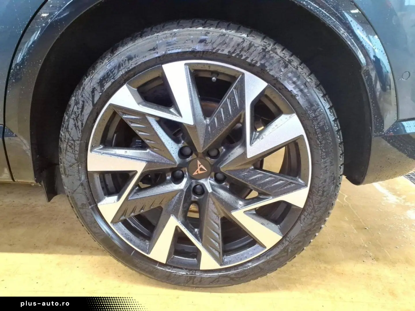 CUPRA Formentor VZ 2.0 TSI DSG 4Drive PANO AHK 5JGAR