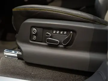 BENTLEY Bentayga V8 S Satin Black Edition 4.0 V8 S Mulli