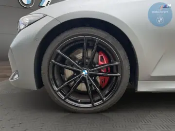 BMW 330 i xDrive M-Sport Pro StandHZG Glasdach H K