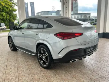 MERCEDES-BENZ GLE 400 e 4M AMG Line Pano Distr Kamera