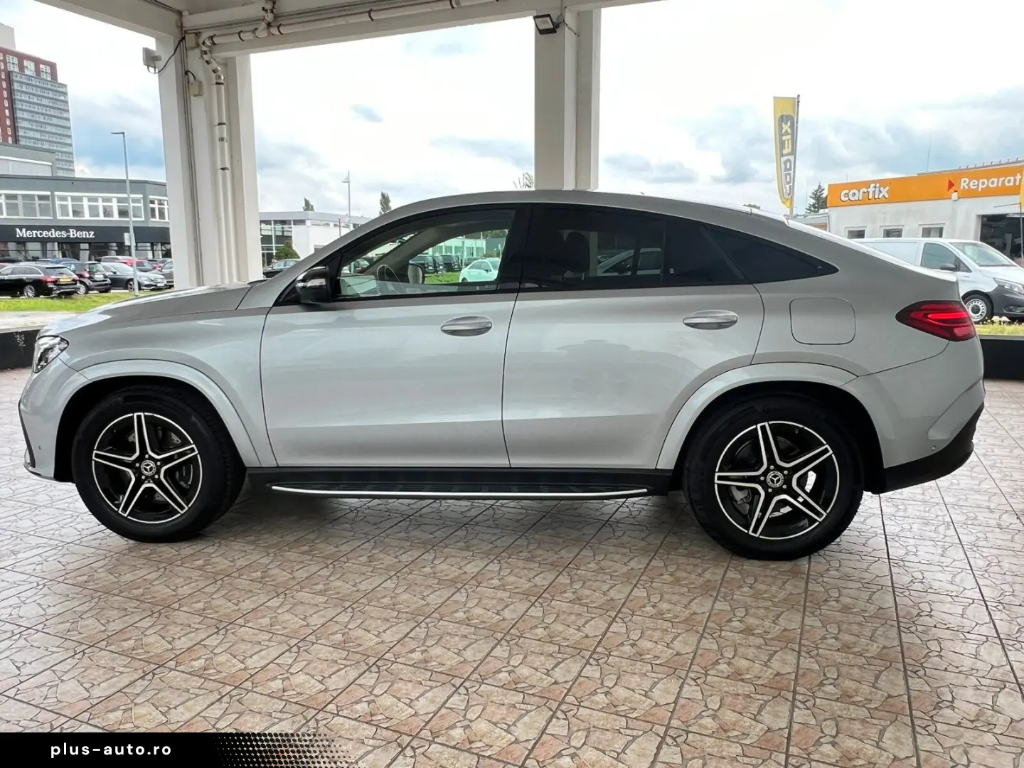 MERCEDES-BENZ GLE 400 e 4M AMG Line Pano Distr Kamera