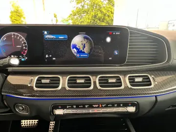 MERCEDES-BENZ GLE 400 e 4M AMG Line Pano Distr Kamera