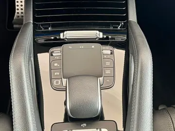 MERCEDES-BENZ GLE 400 e 4M AMG Line Pano Distr Kamera