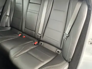 MERCEDES-BENZ GLE 400 e 4M AMG Line Pano Distr Kamera