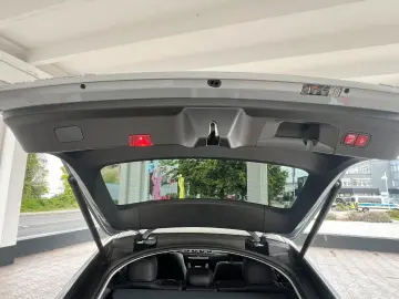 MERCEDES-BENZ GLE 400 e 4M AMG Line Pano Distr Kamera