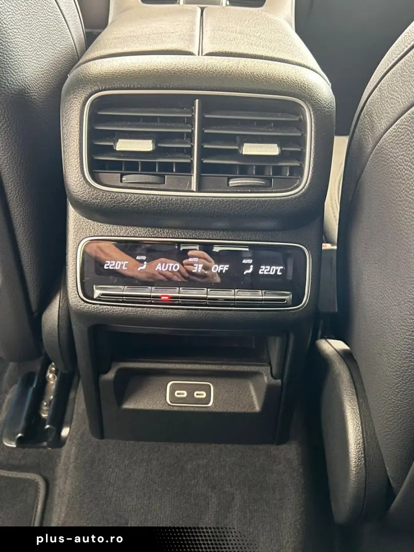 MERCEDES-BENZ GLE 400 e 4M AMG Line Pano Distr Kamera