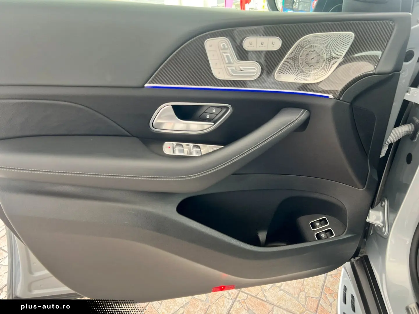 MERCEDES-BENZ GLE 400 e 4M AMG Line Pano Distr Kamera