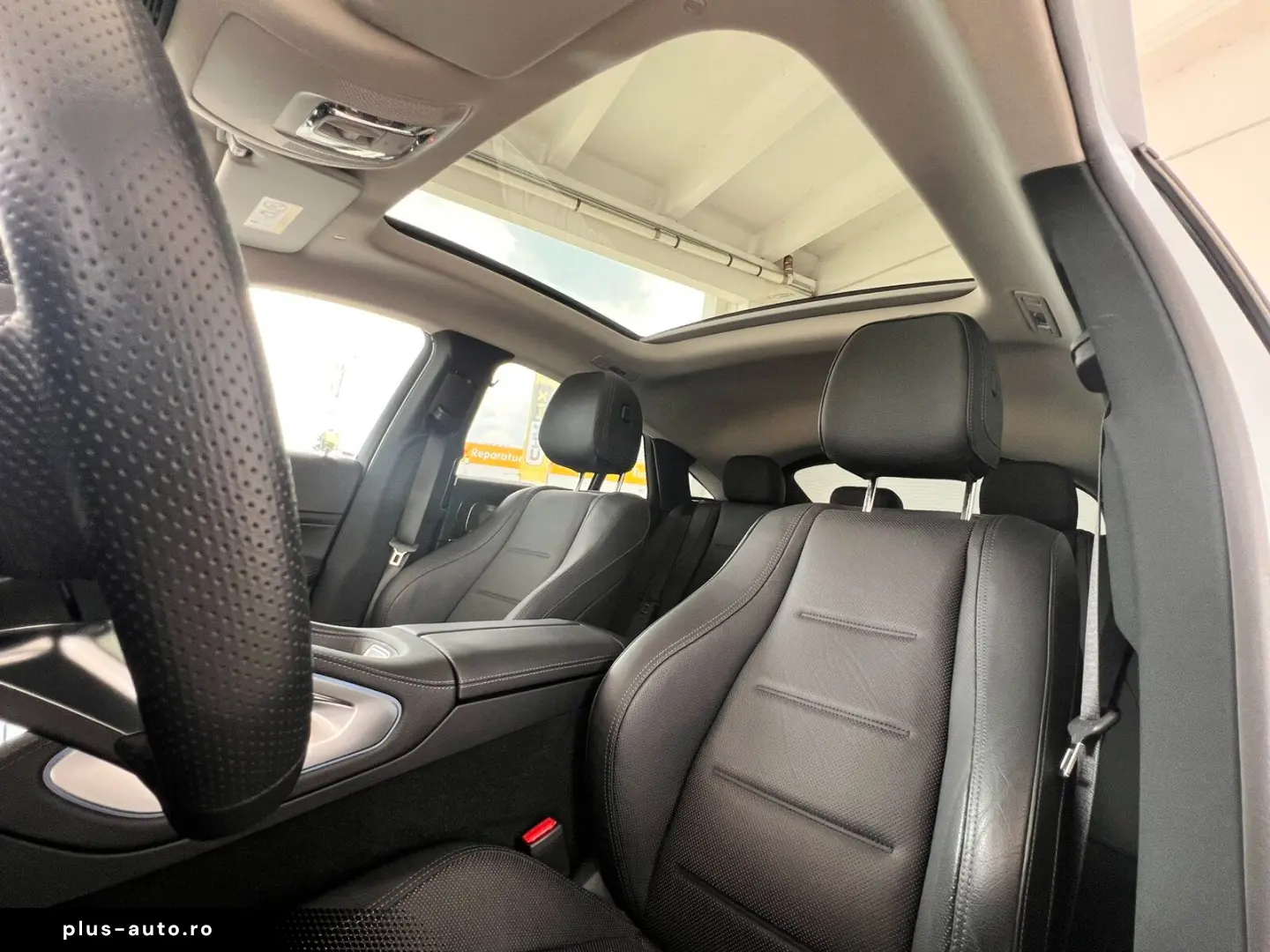 MERCEDES-BENZ GLE 400 e 4M AMG Line Pano Distr Kamera