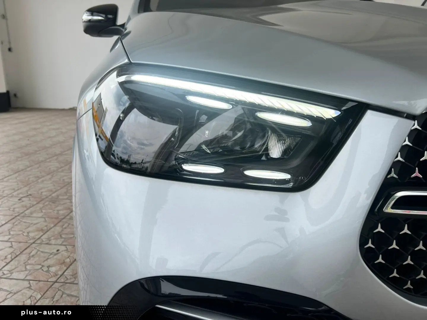 MERCEDES-BENZ GLE 400 e 4M AMG Line Pano Distr Kamera