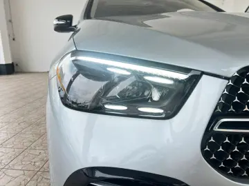 MERCEDES-BENZ GLE 400 e 4M AMG Line Pano Distr Kamera