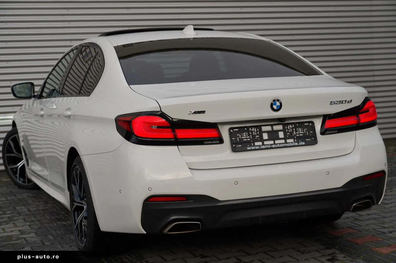 BMW 530d xDrive M Sport SCHIEBEDACH LASER HUD KEY