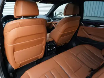 BMW 530d xDrive M Sport SCHIEBEDACH LASER HUD KEY