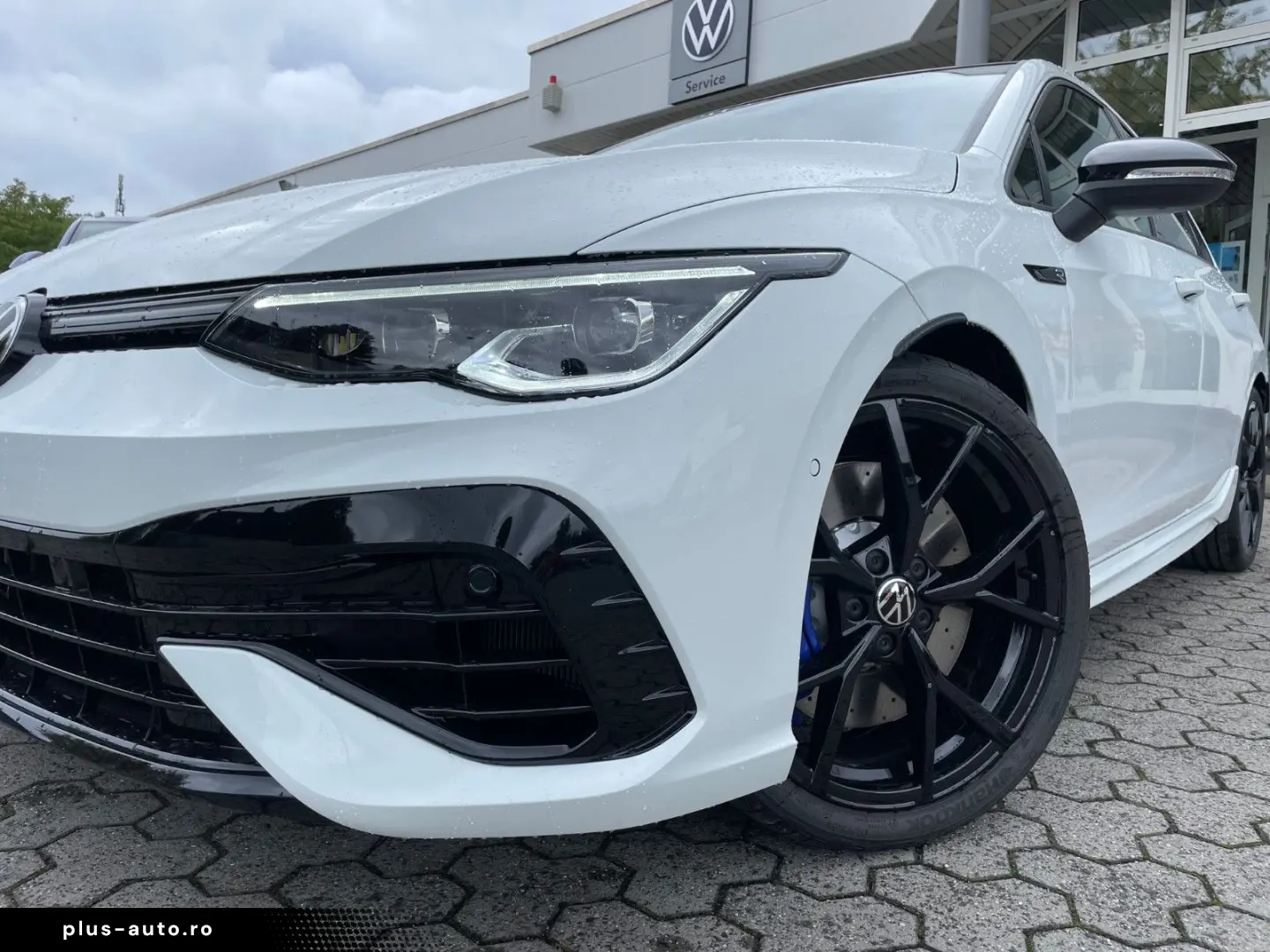 VW Golf VIII R 2.0 TSI DSG MATRIX-LED NAVI PANO R-P