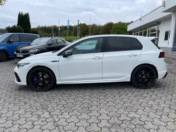 VW Golf VIII R 2.0 TSI DSG MATRIX-LED NAVI PANO R-P