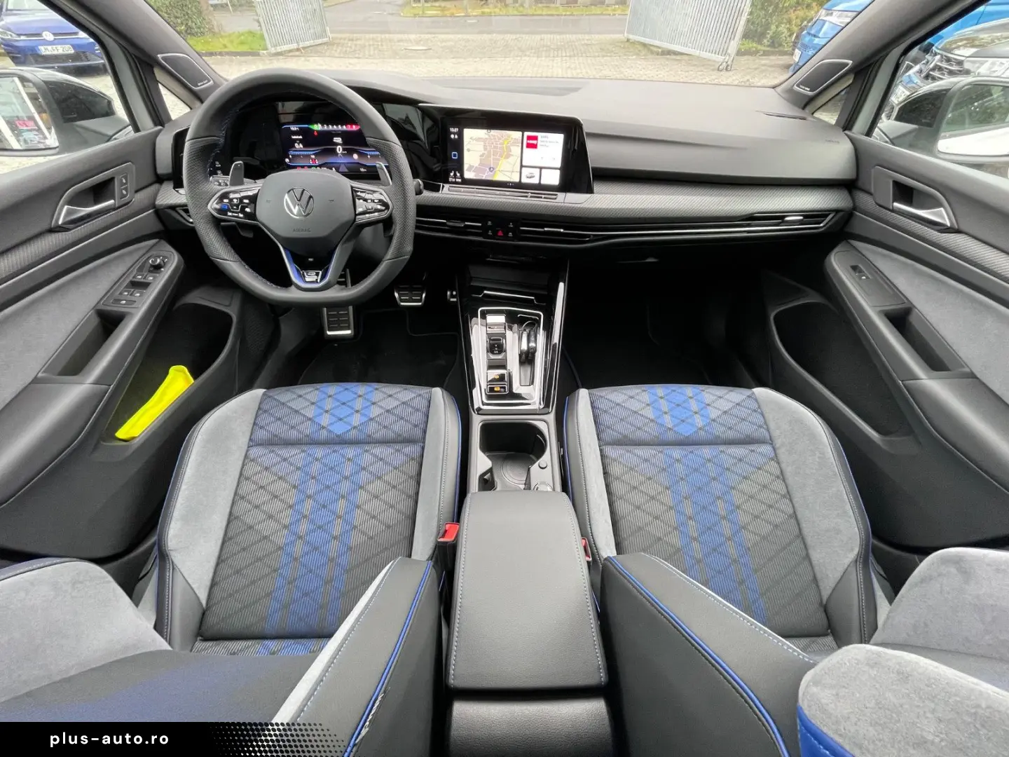 VW Golf VIII R 2.0 TSI DSG MATRIX-LED NAVI PANO R-P