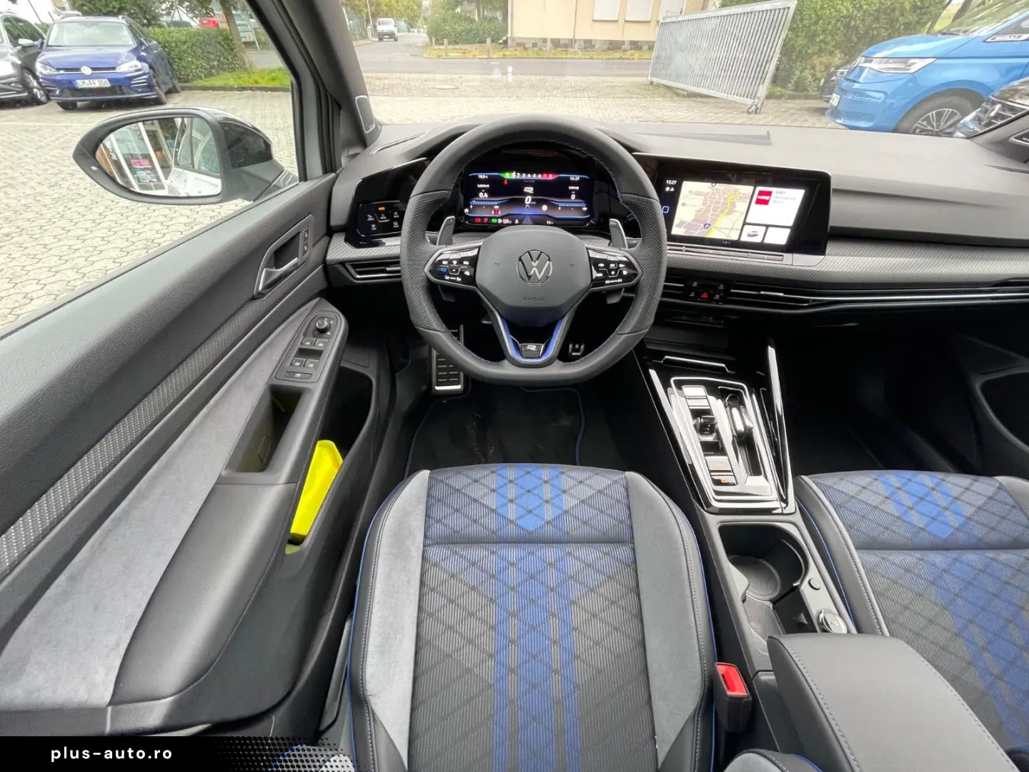 VW Golf VIII R 2.0 TSI DSG MATRIX-LED NAVI PANO R-P